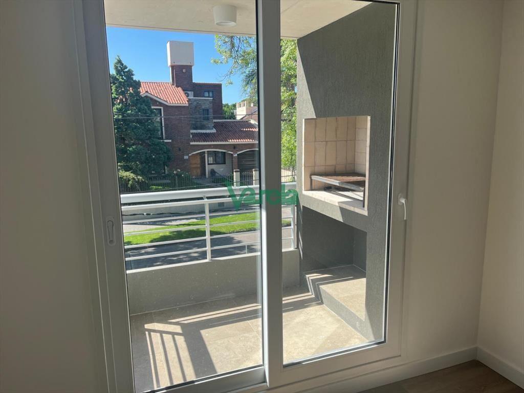 Venta apartamento Malvín 2dorm con parrillero,,