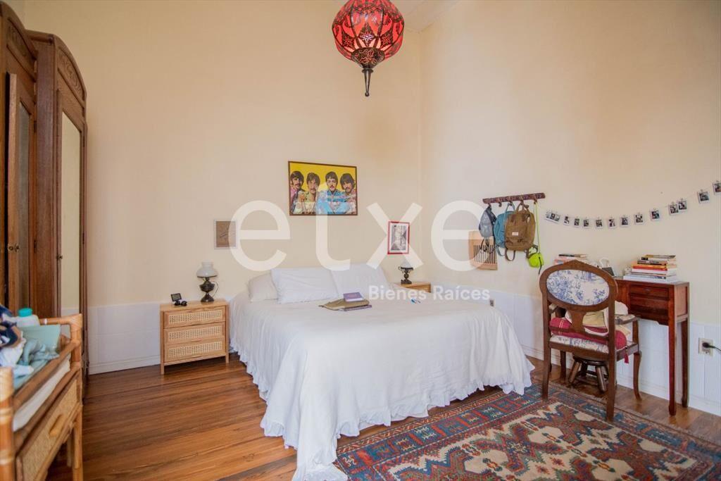 Venta de Divina Casa PH con Renta en Parque Rodo...