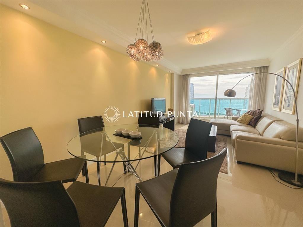 Apartamento en Casino Tower, 2 dormitorios y