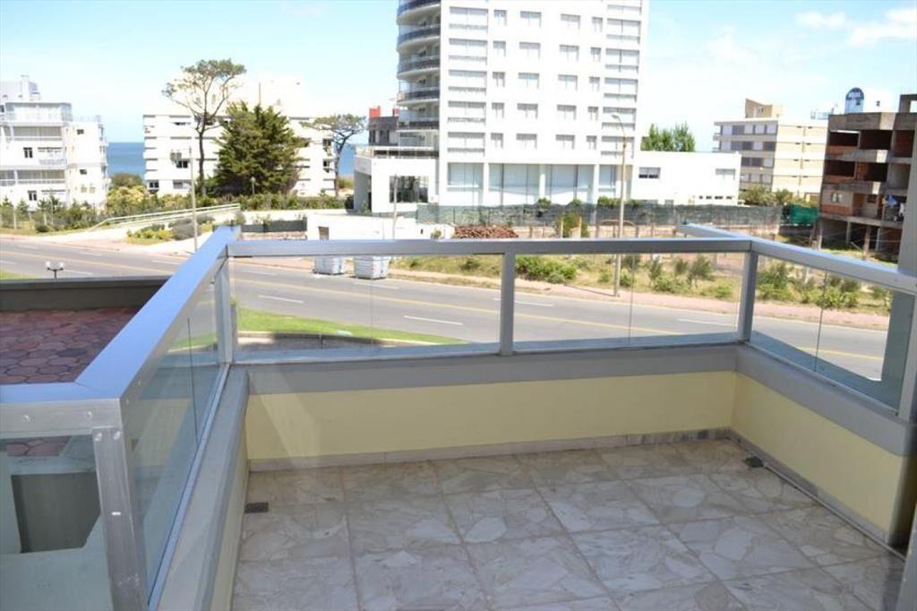 Apartamento en Venta y Aqluiler, Mansa, Punta del Este, 3 D