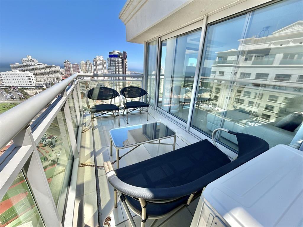 VENTA DE PENTHOUSE DE 2 DORMITORIOS EN EDIFICIO
