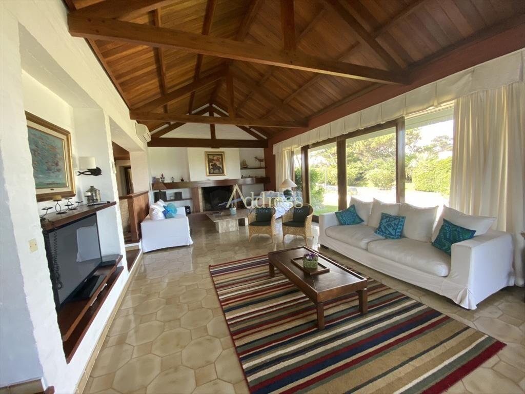 Dos casas en Brava 5 dormitorios + doble parque y