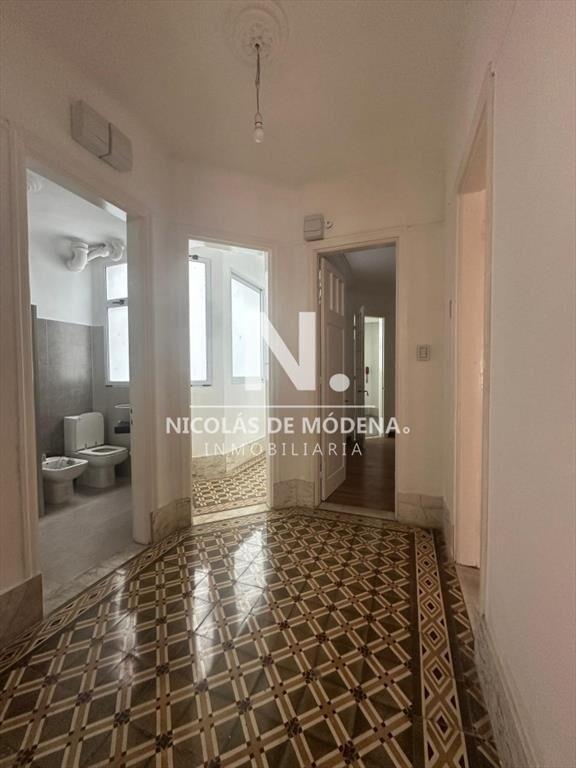 Apartamento de 4 Dormitorios en Ciudad Vieja. en