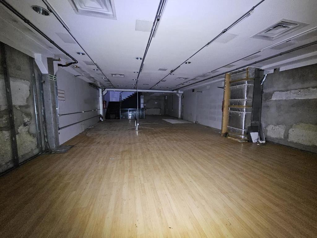 18 de julio y Barrios Amorin, 9 mts de frente, 587 m2 !!