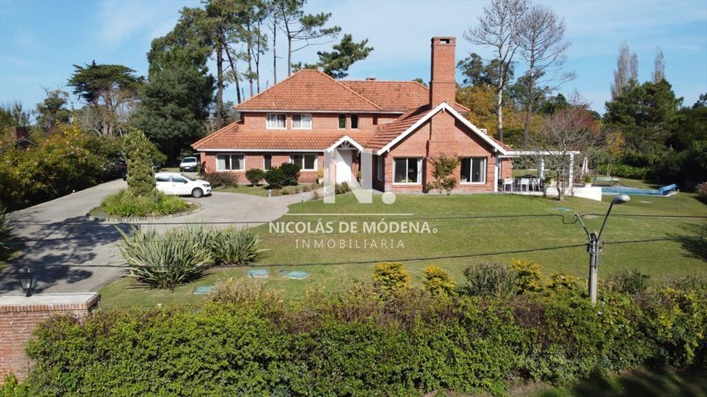 Espectacular Mansion en zona Golf, proxima al y a