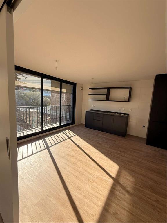 1 Dormitorio en alquiler, conexión para lavarropa, balcón,
