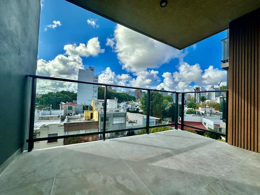 Venta de apartamento de 1 dormitorio con patio en Living Mar