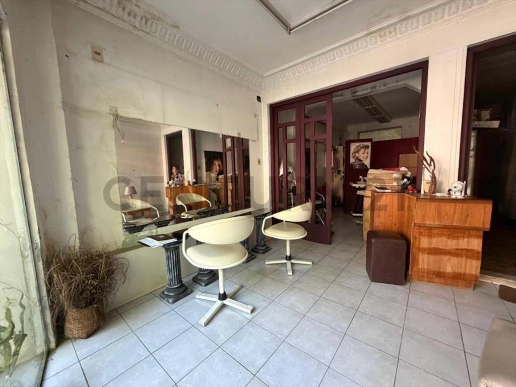 Casa + Local A RECICLAR sobre 8 de Octubre-prox a Centena...