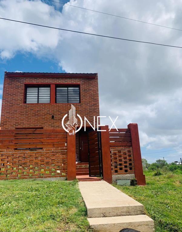 Venta 2 casas en un mismo terreno Inversión con renta en P