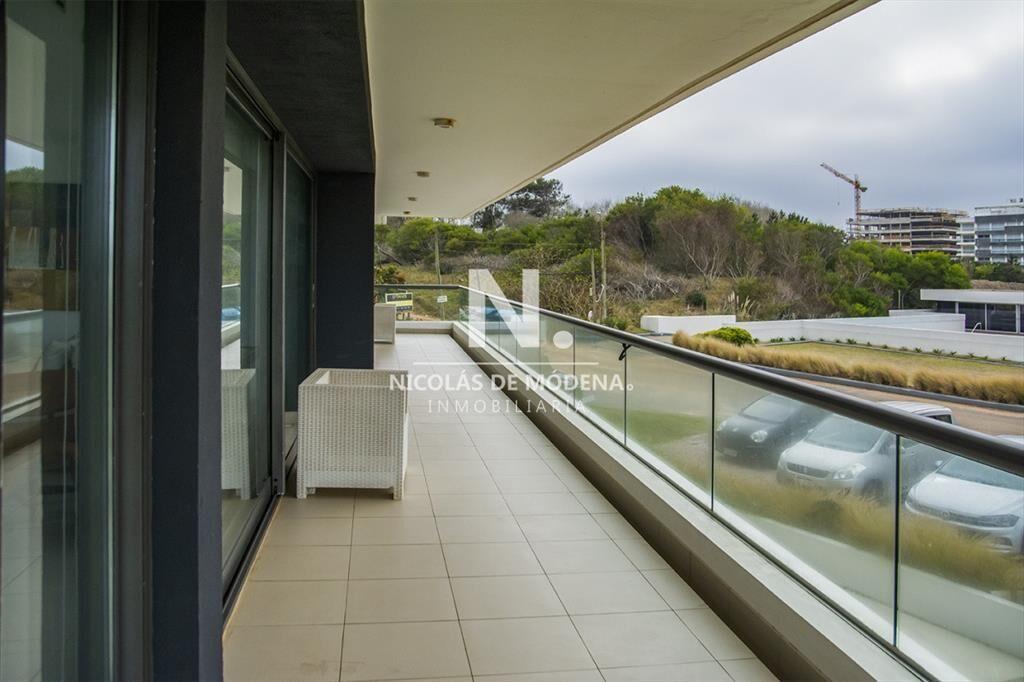 Venta Apartamento 3 dormitorios zona Playa Brava