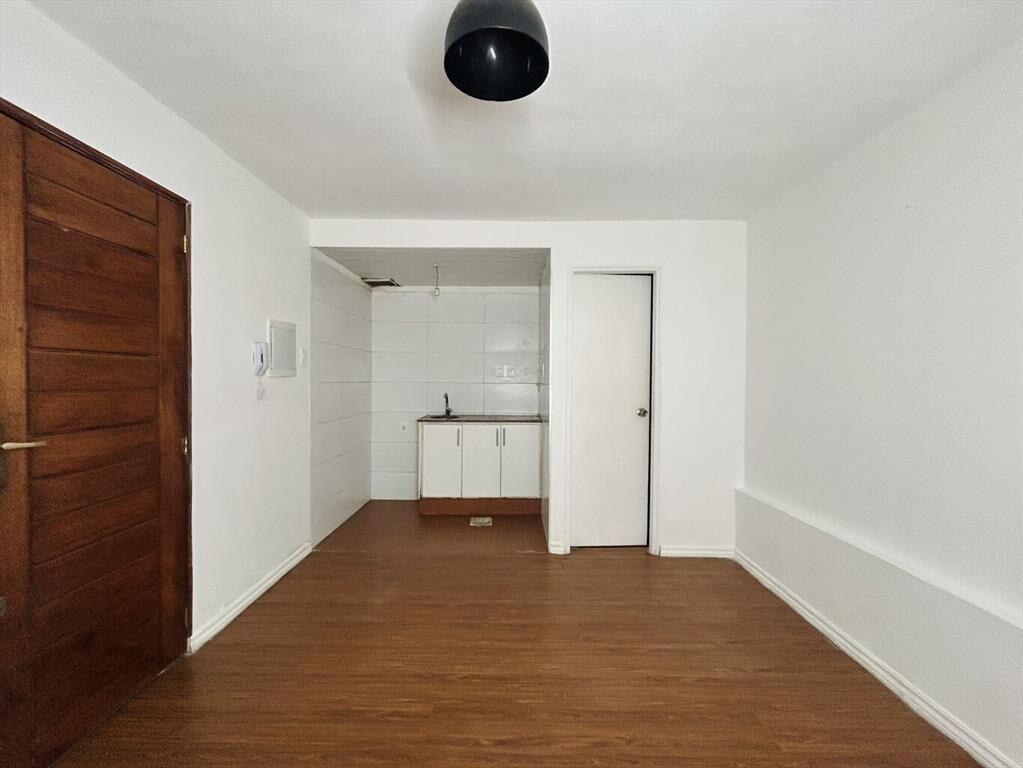 Alquiler apartamento monoambiente con patio en villa muñoz