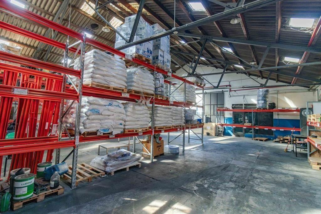 VENTA DEPOSITO Y LOCAL COMERCIAL EN VILLA MUNOZ