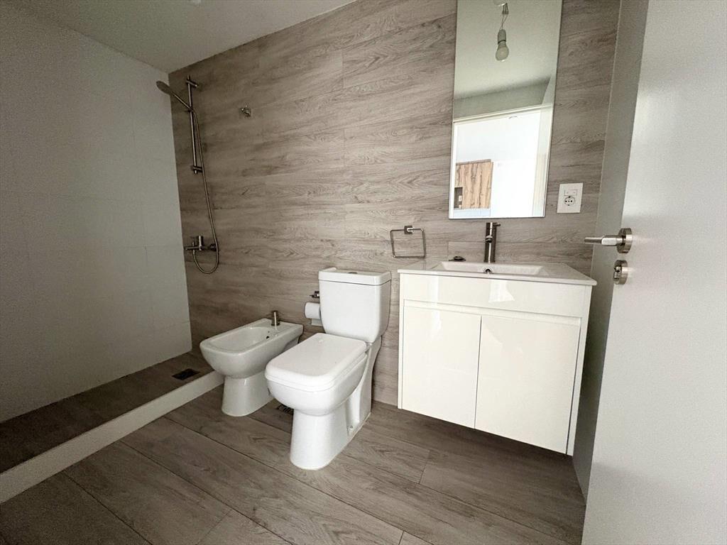 Venta de Apartamento con 1 dormitorio, terraza y garage en C