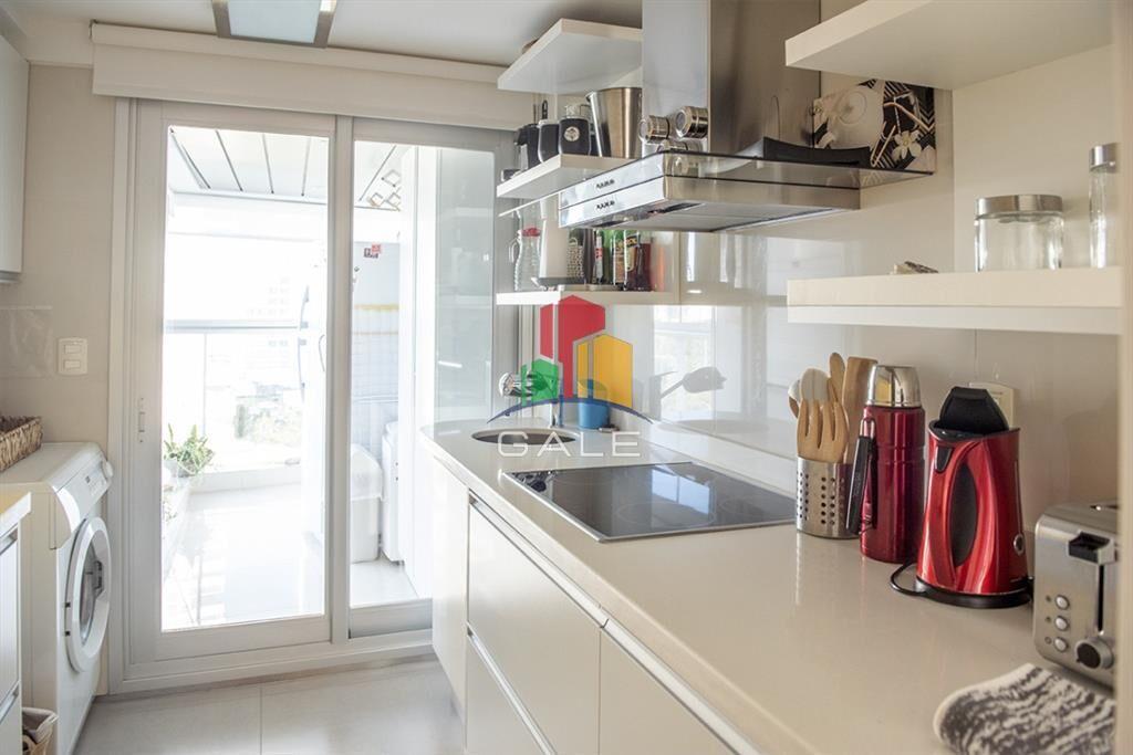 Vende apartamento de 2 dormitorios esquinero en