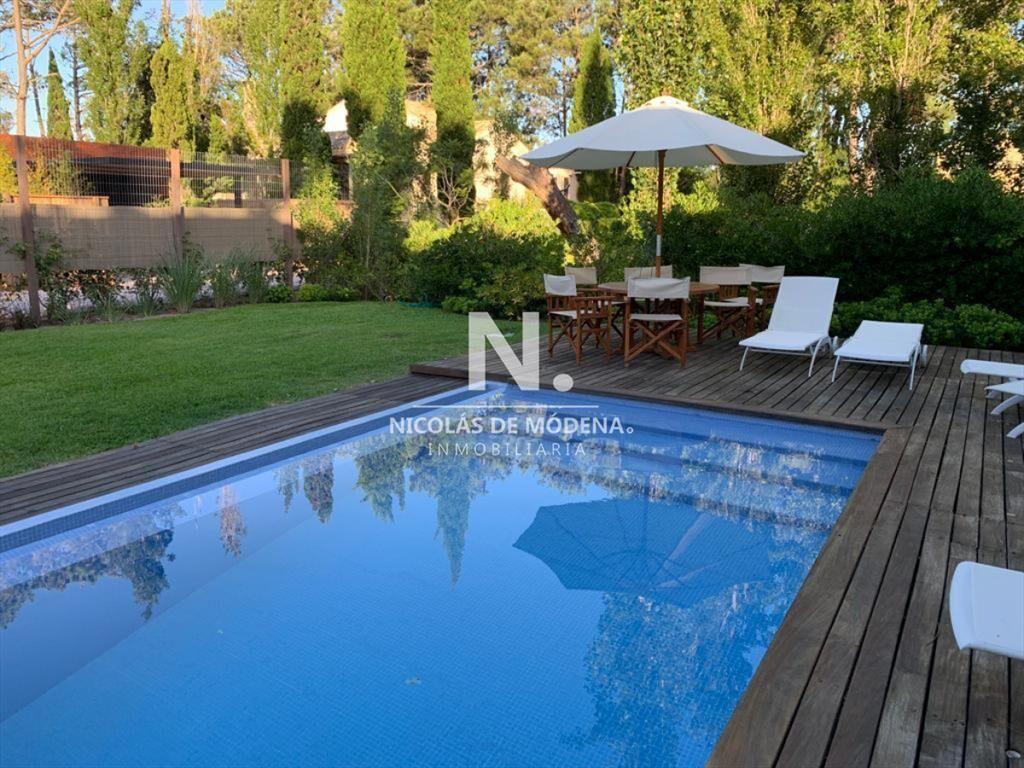 Vende espectacular casa en Segunda lÃ­nea a la ,