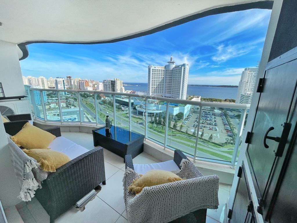 Hermoso apartamento con vista al mar en Playa