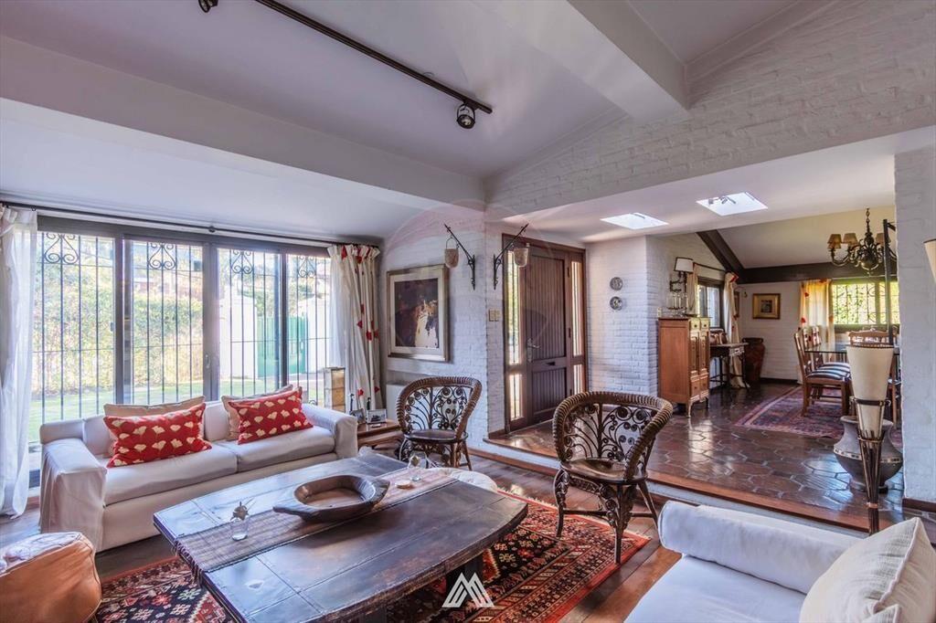 Venta casa Carrasco Sur 5 dormitorios piscina