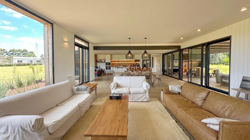 Casa en Venta de 4 dormitorios en suite, El Quijote La Barr