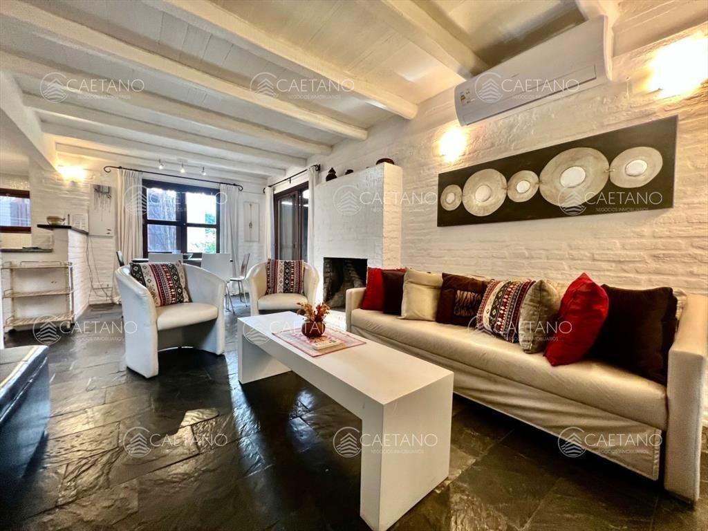 CASA EN VENTA 2 DORMITORIOS BARRIO PRIVADO PARQUE