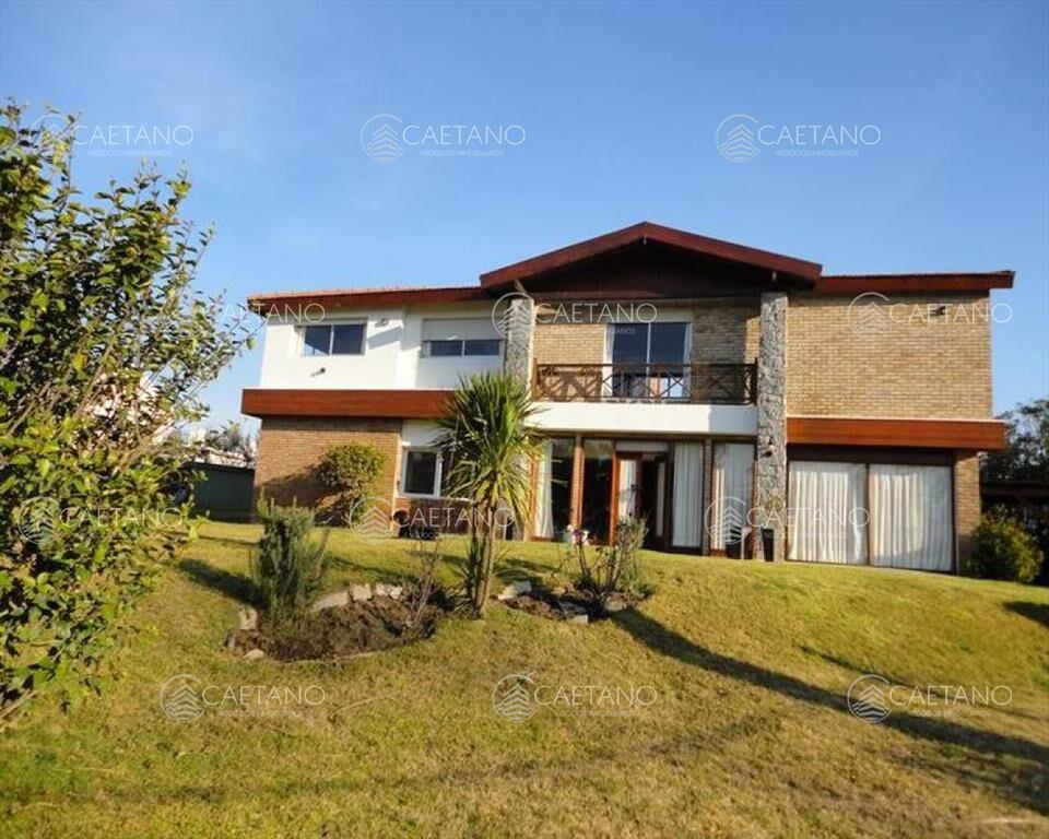 Venta y alquiler temporario de gran casa en a una