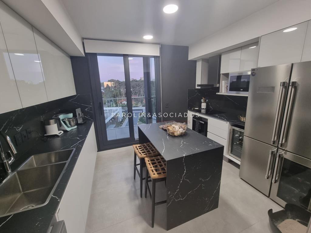 Hermoso apartamento en venta en Venetian Tower, Punta del E