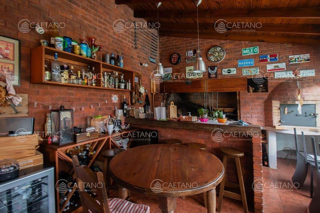 Venta Casa - 4 Dormitorios + Pileta y Parrillero