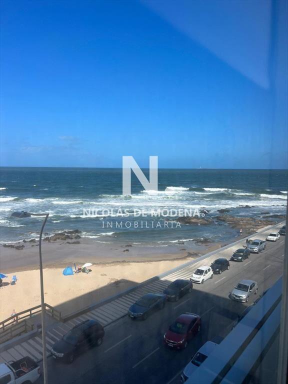 En venta apartamento en Brava Punta del Este de 3