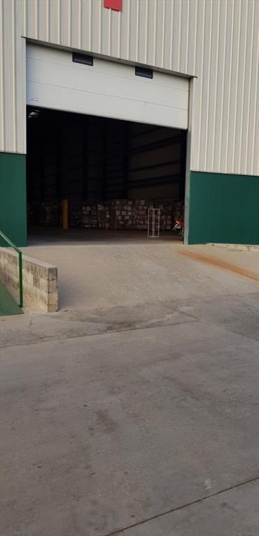 Alquiler depósito en centro logístico sobre Camino bajo la