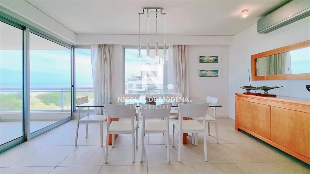 Apartamento esquinero en primera linea de la 4