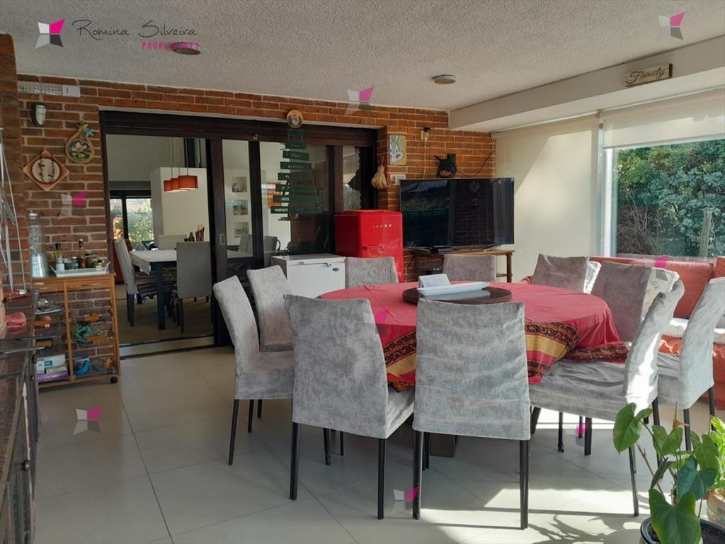 VENTA DE CASA DE 5 DORMITORIOS EN CANTEGRIL PUNTA