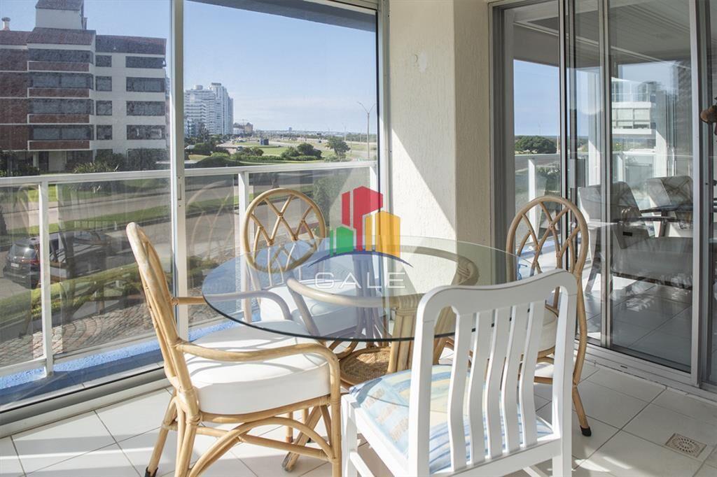 Vende departamento de 3 dormitorios en Ocean del