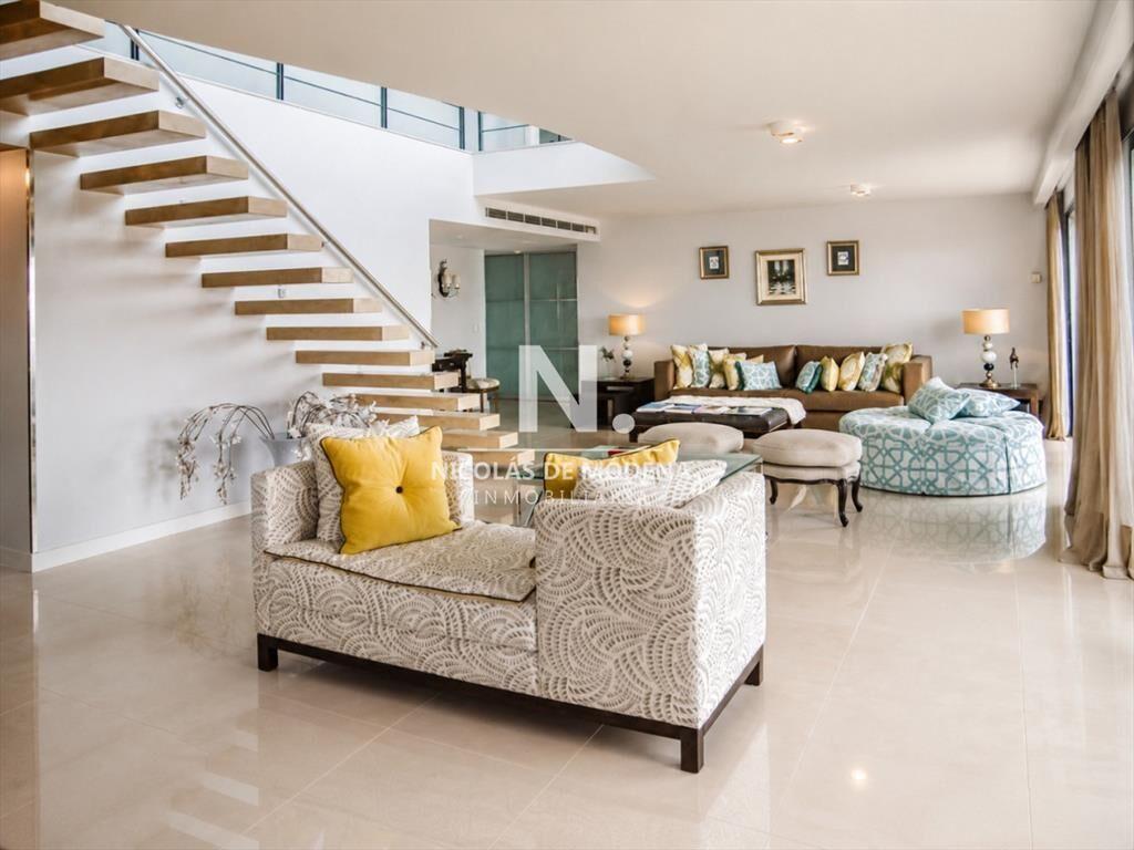 Espectacular departamento triplex de 4 suites + dep de serv