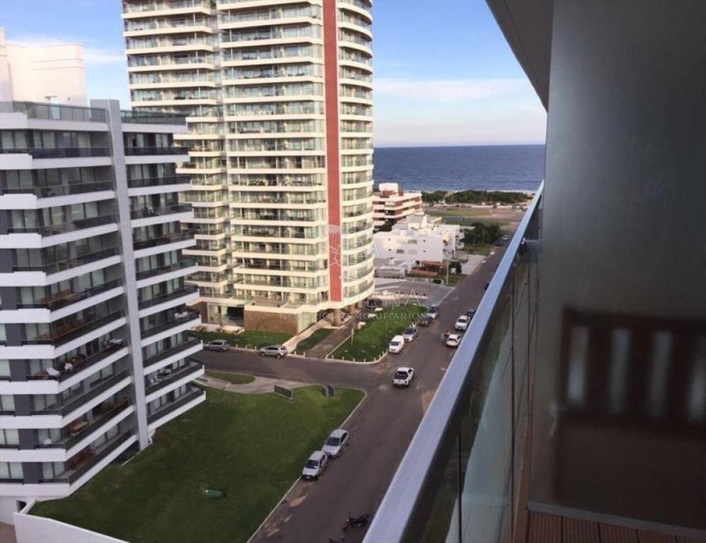 APTO A ESTRENAR DIVINA TORRE, CON 1 GARAJE.