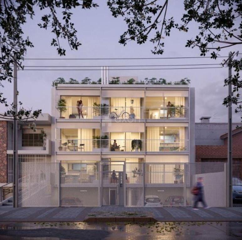 VENTA APTO. DE 3 DORMITORIOS CON GRAN PATIO EN MALVIN