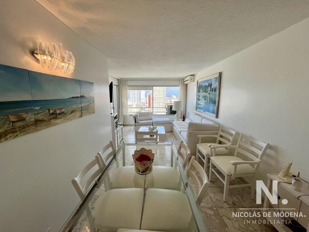 Venta Departamento - 3 dormitorios 2 baños - Peninsula