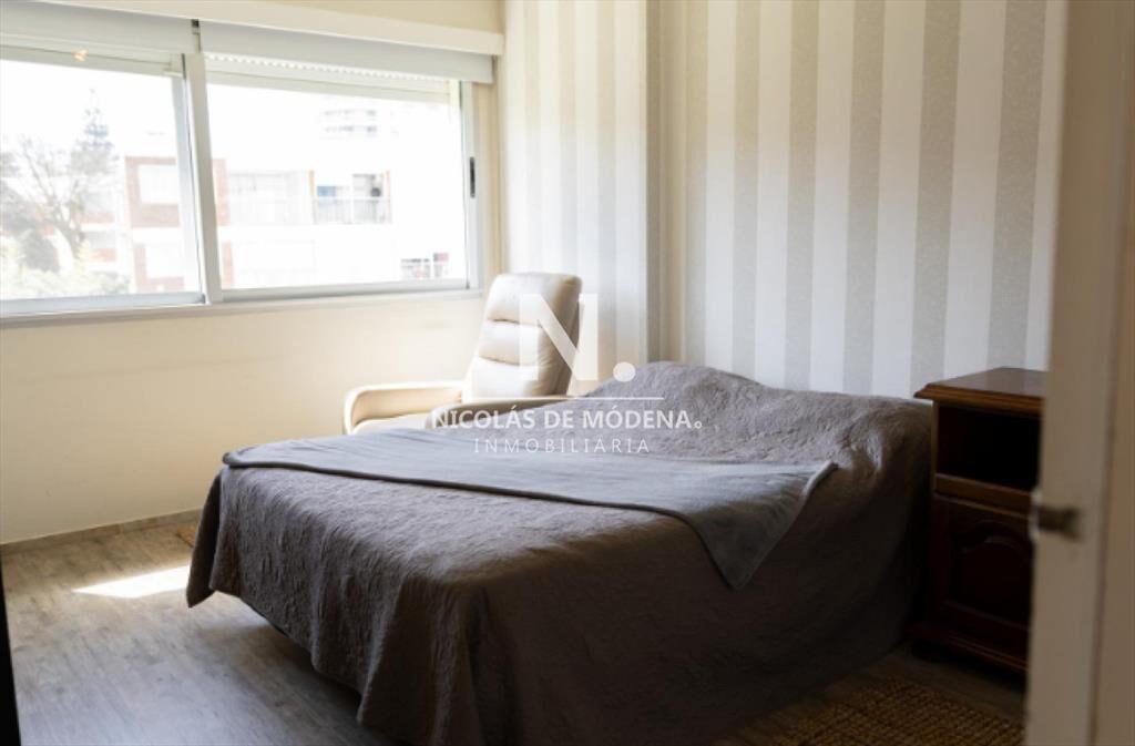 Apartamento en venta con balcon, de 2 dormitorios