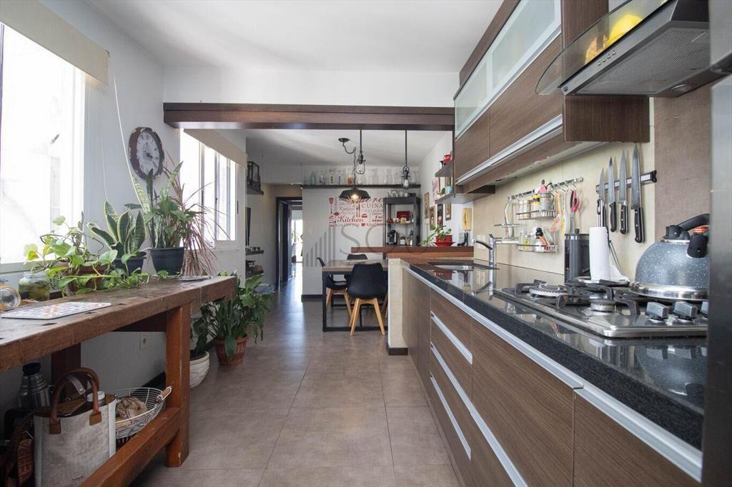 Venta Apartamento de 3 dormitorios, Servicio y Garage en Po