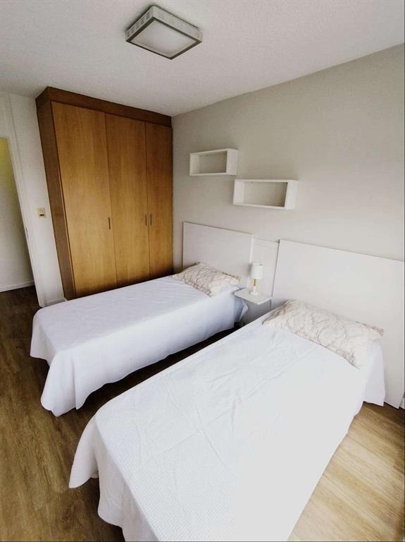 Alquiler Apartamento Amoblado 3 Dormitorios con Garaje - Pu