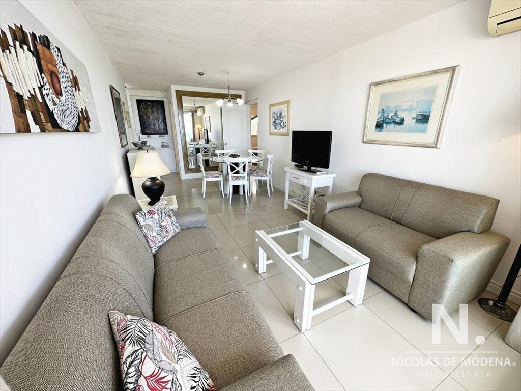 Apartamento con vista a Playa Brava y Playa Mansa, 2 dormit