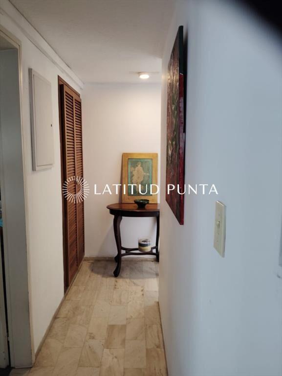 Apartamento en Roosevelt, 3 dormitorios más