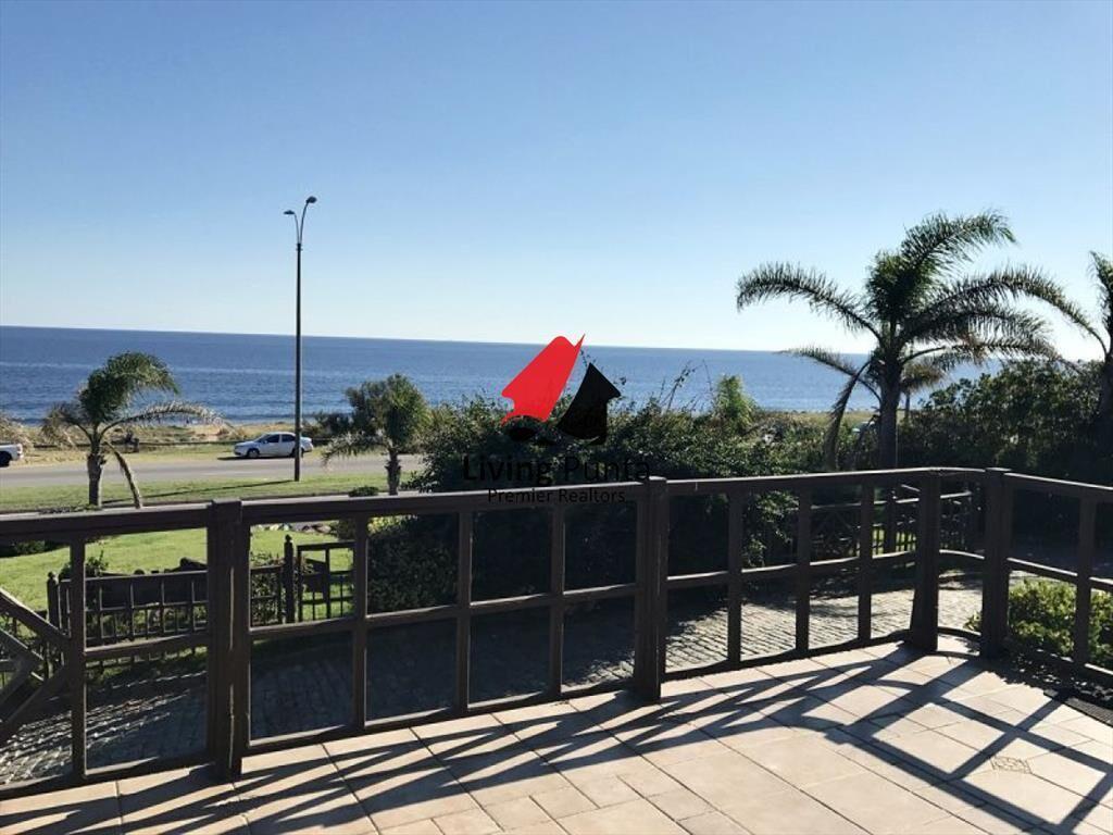 Casa en venta Playa Mansa 4 dormitorios ideal para proyecto
