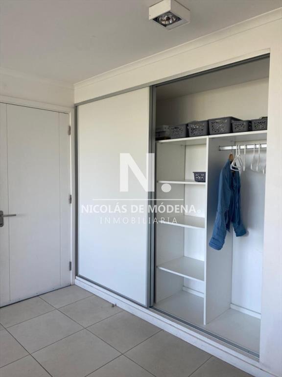 En venta apartamento de 2 dormitorios con balcon en Rooseve