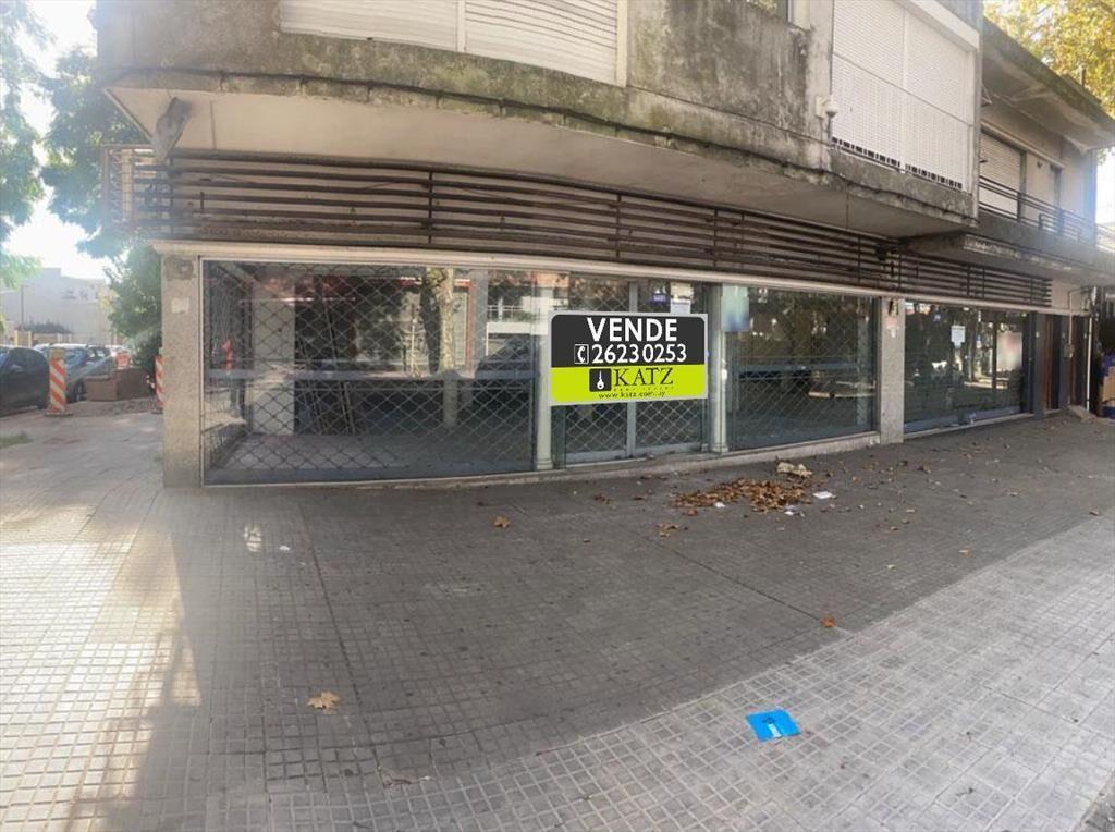 Rivera casi Pedro Bustamante. Prox al WTC y Mdeo Shopping