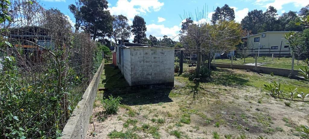 Casa en Jaureguiberry, jardín y fondo arbolado con parrille