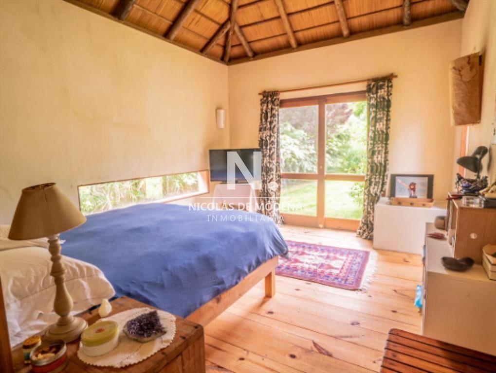 Vende casa en el Tesoro de 3 dormitorios.
