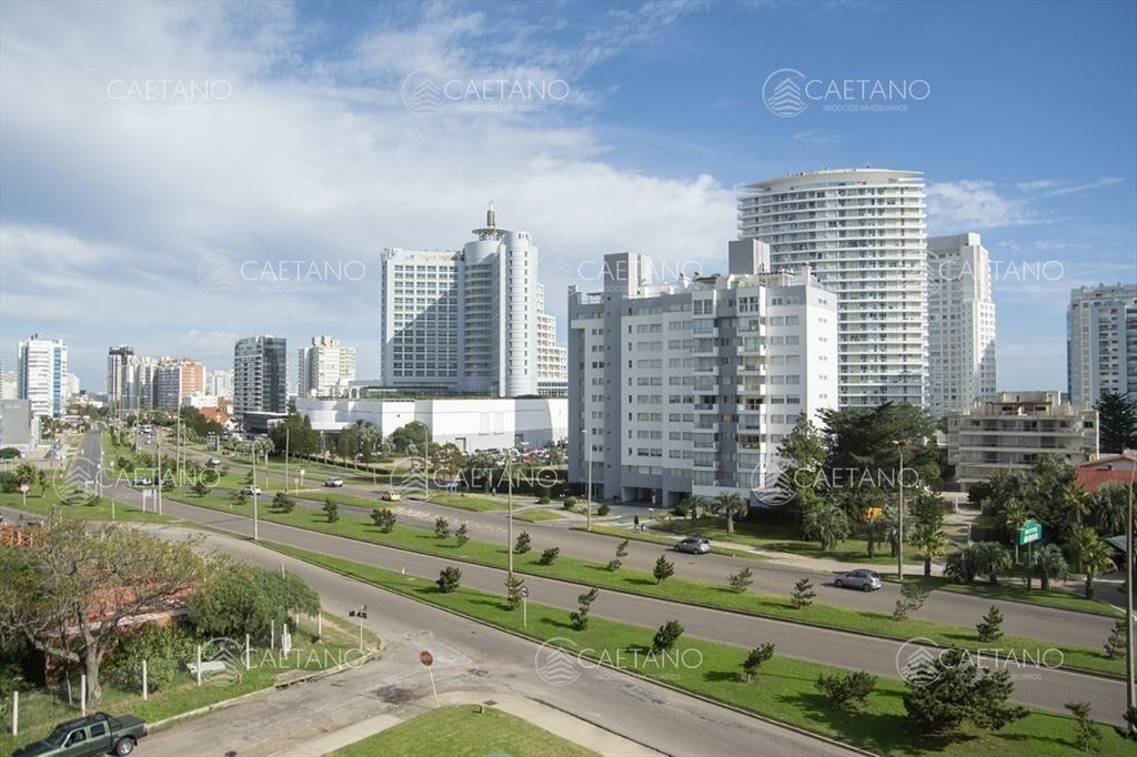 Venta apartamento 2 dormitorios. Playa mansa, del