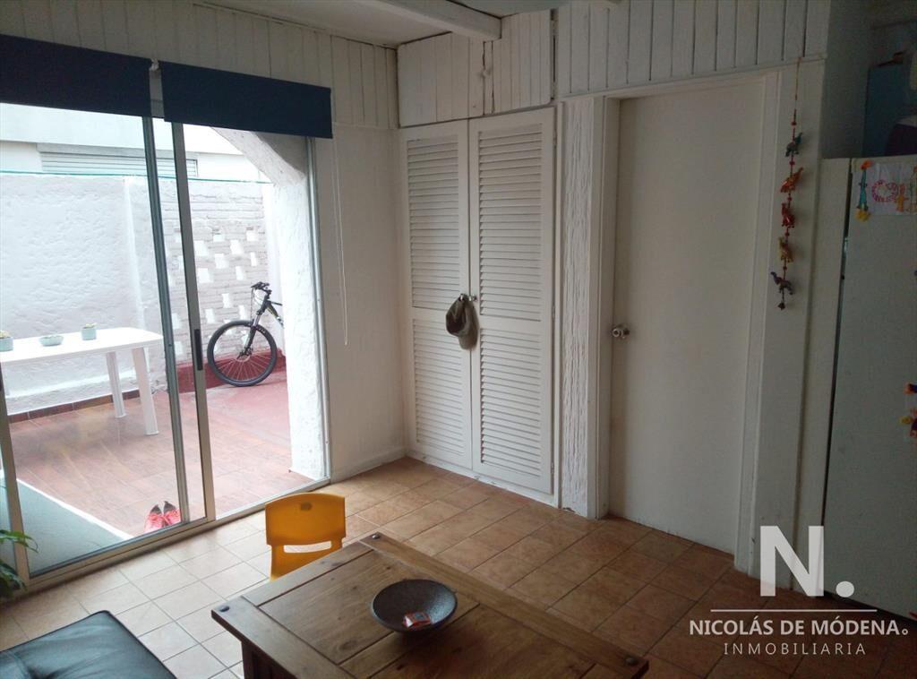 VENTA DE APARTAMENTO DE 2 DORMITORIOS EN PENINSULA CON PARR