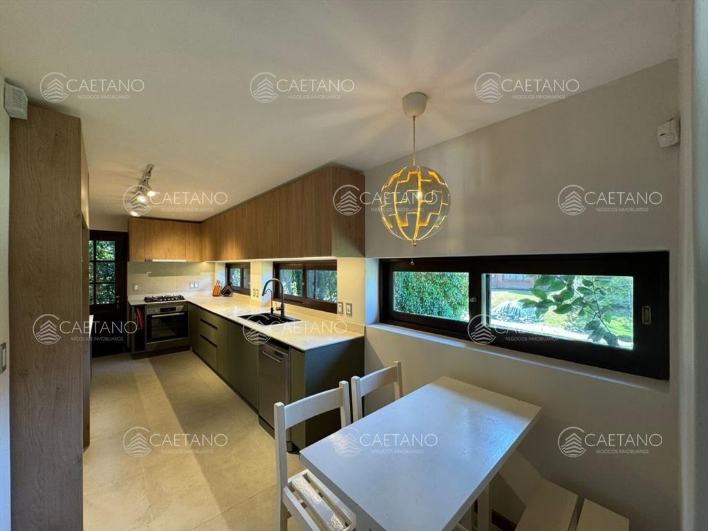 Venta y alquiler temporario casa de 4 Punta del