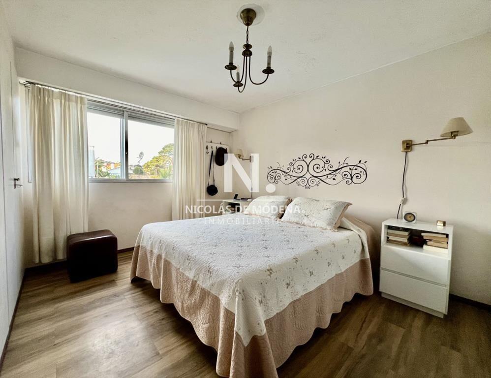 Venta apartamento en playa mansa 2 dormitorios 2 baños y p