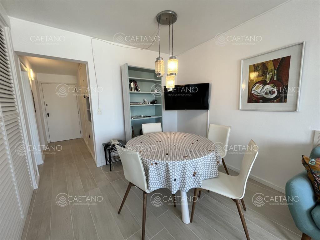 Venta apartamento 1 dormitorio y medio. Punta del